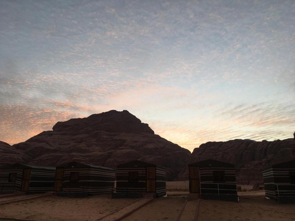 Oryx Camp Hotel Wadi Rum Exterior photo