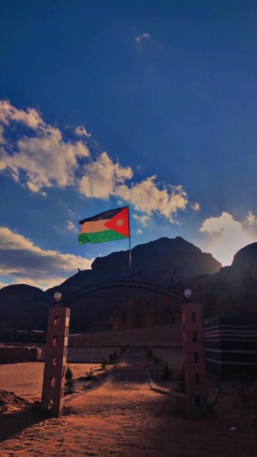 Oryx Camp Hotel Wadi Rum Exterior photo